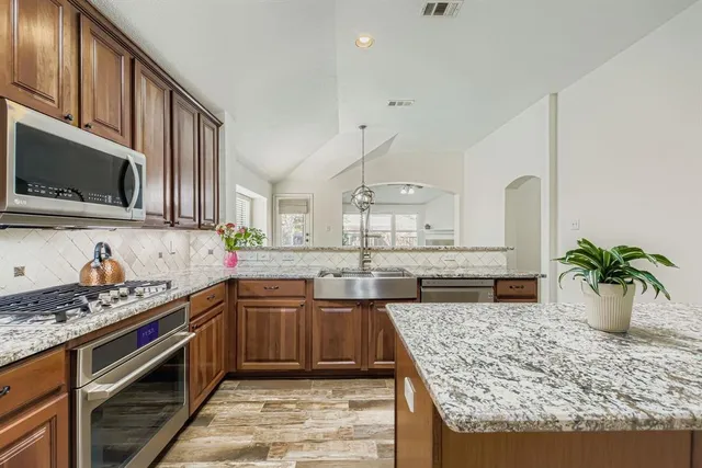 $2,750 | 12407 Hawk Creek Drive, Frisco, TX 75033