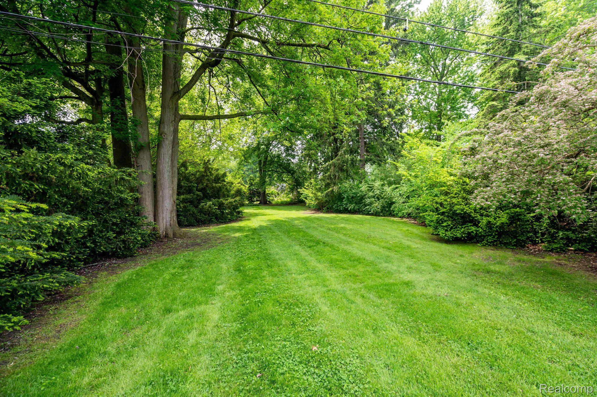 641 South Oxford Road Grosse Pointe, MI 48236 - Photo 49 of 57 Backyard