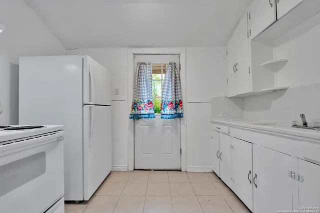 $950 | 165 Division Avenue, Unit 2, San Antonio, TX 78214