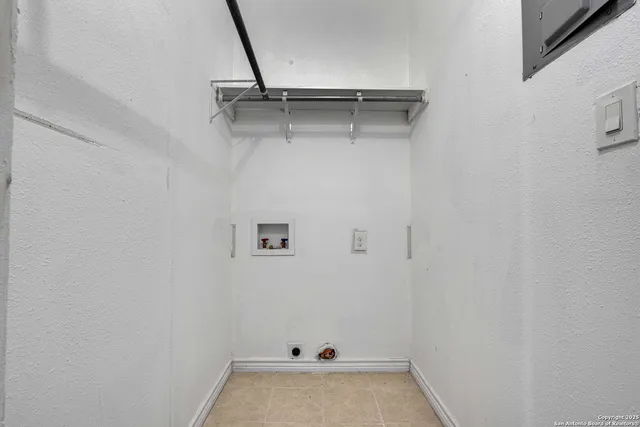 $950 | 165 Division Avenue, Unit 2, San Antonio, TX 78214