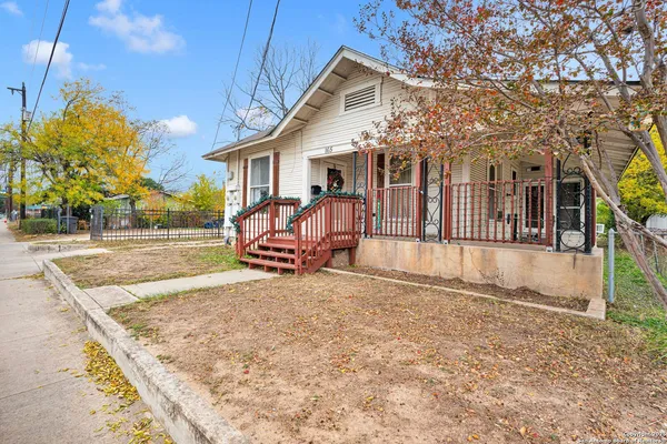$750 | 165 Division Avenue, Unit 2, San Antonio, TX 78214