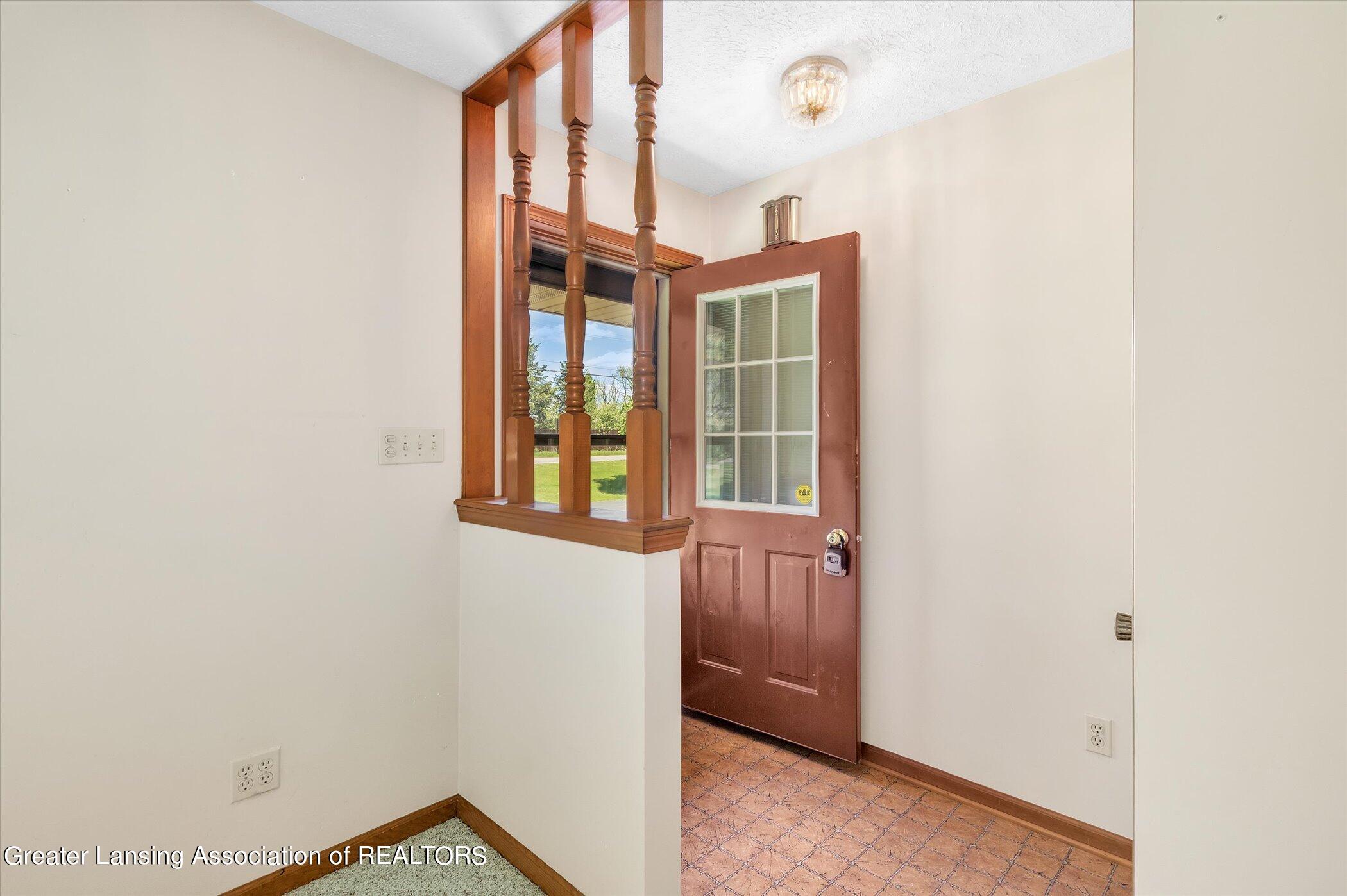 15200 Airport Road Lansing, MI 48906 - Photo 6 of 52 07-15200-Airport-WindowStill-Real-Estate