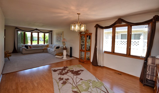 7904 West 80th Street Bridgeview, IL 60455 - Photo 3 of 25