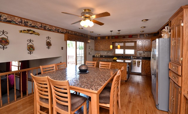 7904 West 80th Street Bridgeview, IL 60455 - Photo 4 of 25