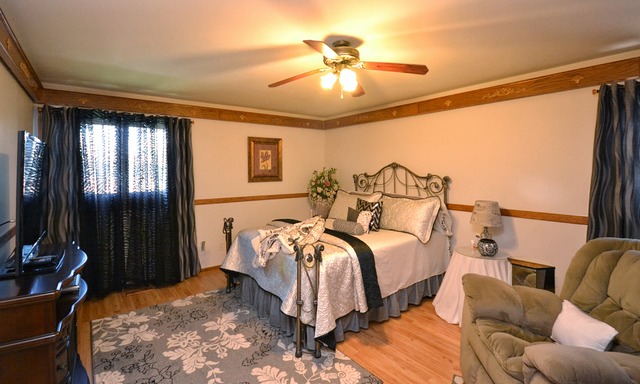 7904 West 80th Street Bridgeview, IL 60455 - Photo 9 of 25