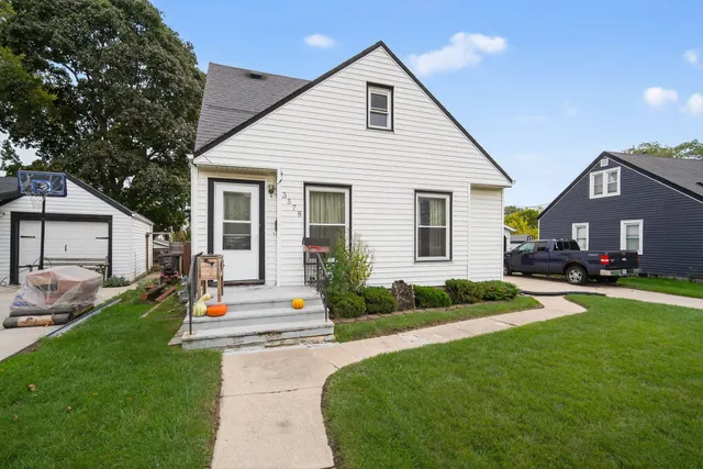 $235,000 | 3578 South 48th Street, Greenfield, WI 53220