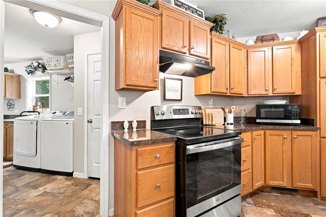 14839 Plainview Road Charleston, IL 61920 - Photo 7 of 30 Gallery Image 7