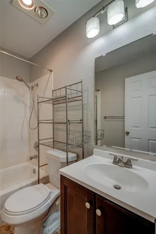 $1,275 | 202 South College Street, Unit 7, Georgetown, TX 78626
