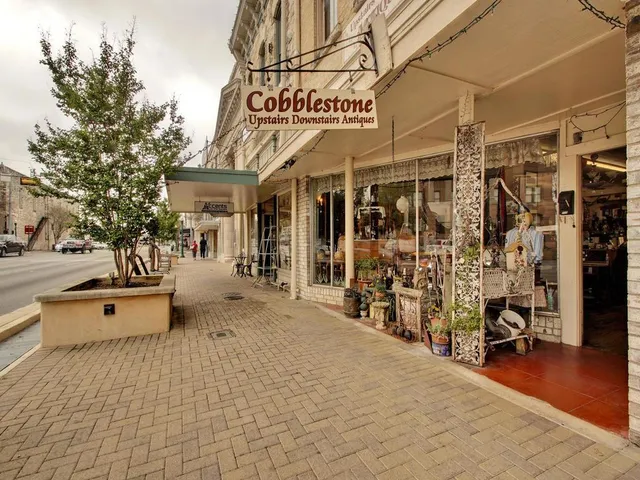 $1,275 | 202 South College Street, Unit 7, Georgetown, TX 78626