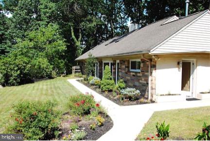 456 Woodhill Road Wayne, PA 19087 - Photo 2 of 21