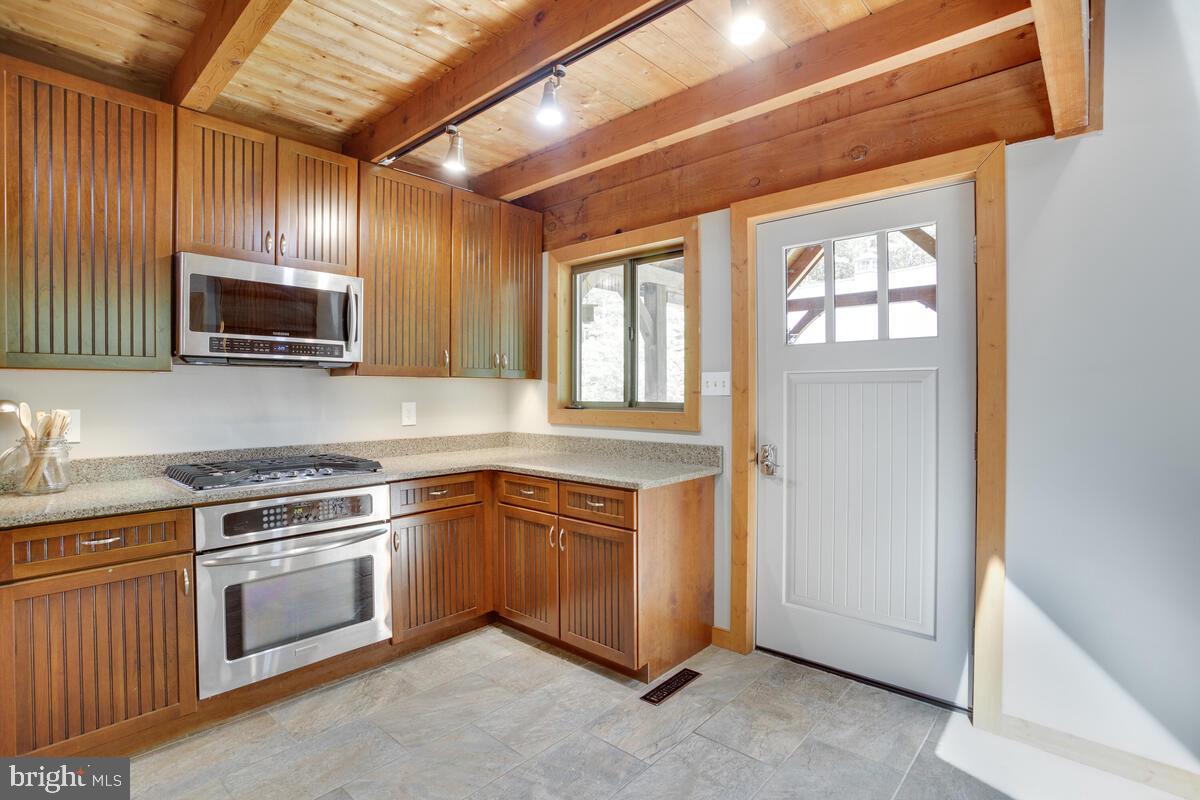 3581 Yellow Bank Road Dunkirk, MD 20754 - Photo 27 of 93 30" Gas Cooktop. 30" Convection Oven.