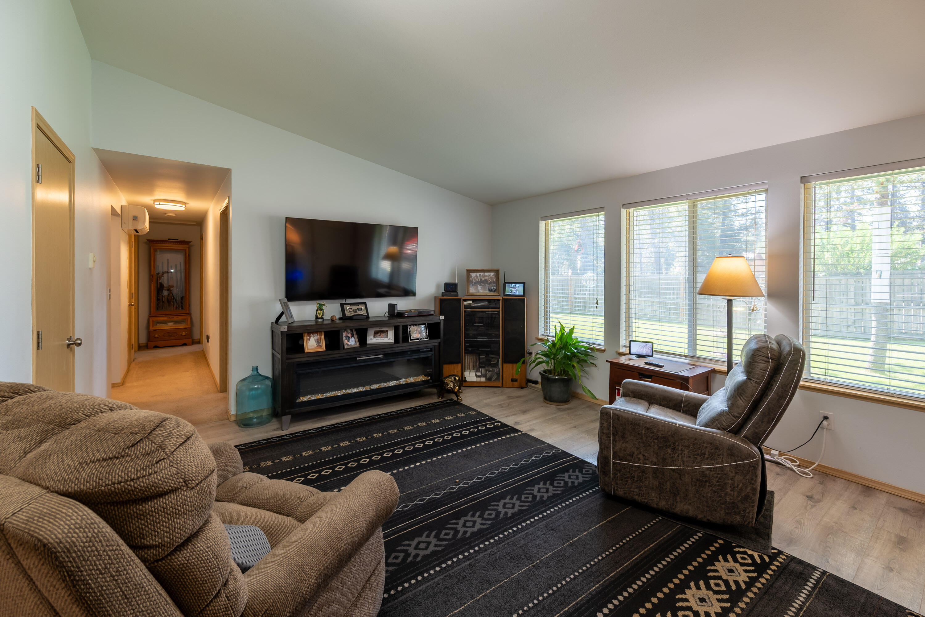 15610 Burgess Road La Pine, OR 97739 - Photo 5 of 33 TPark_3474_071625-HDR