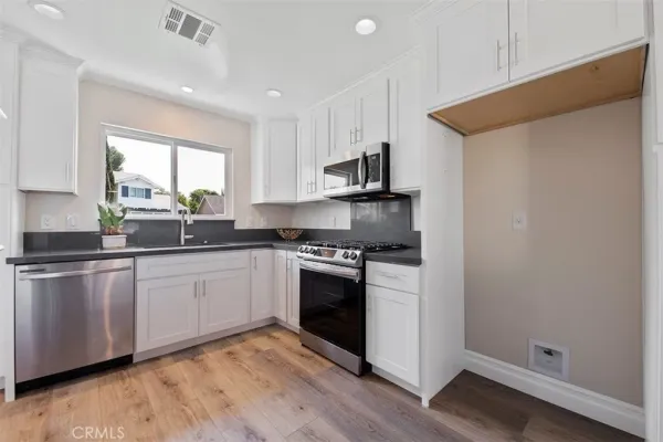 $4,995 | 28033 Cero Drive, Saugus, CA 91350