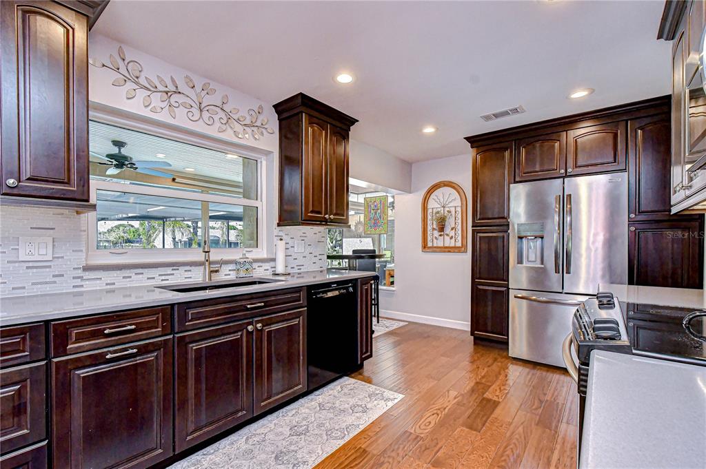 20 Fernbrook Road Oldsmar, FL 34677 - Photo 11 of 37