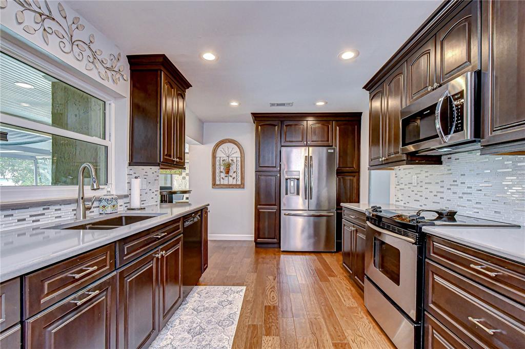 20 Fernbrook Road Oldsmar, FL 34677 - Photo 12 of 37