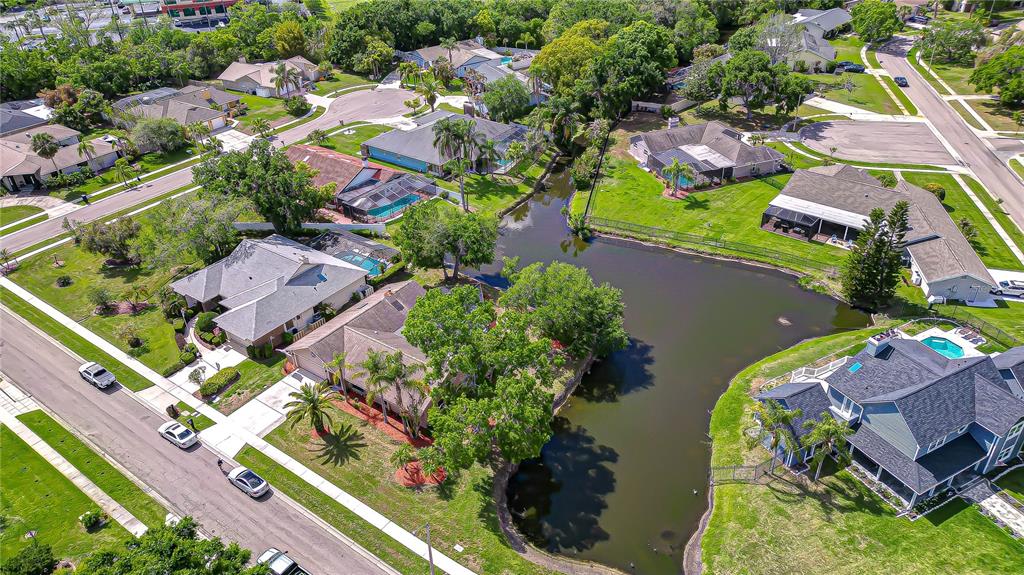 20 Fernbrook Road Oldsmar, FL 34677 - Photo 3 of 37