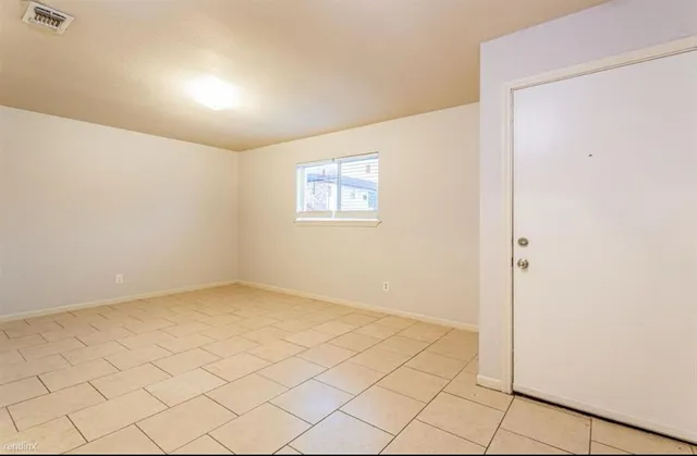 $850 | 1036 Linde Avenue, Unit 1046, New Braunfels, TX 78130