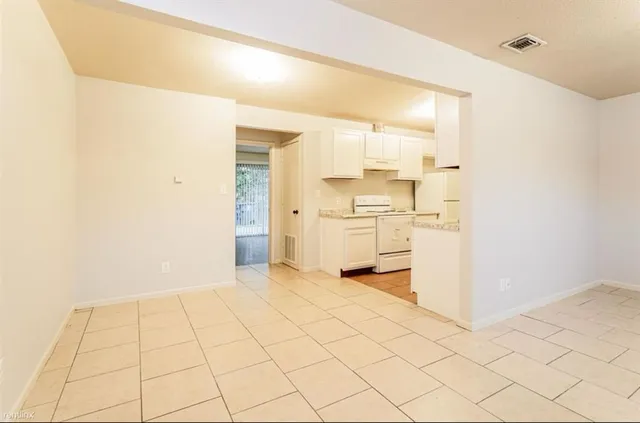 $850 | 1036 Linde Avenue, Unit 1046, New Braunfels, TX 78130