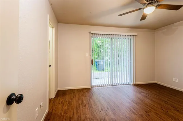 $850 | 1036 Linde Avenue, Unit 1046, New Braunfels, TX 78130