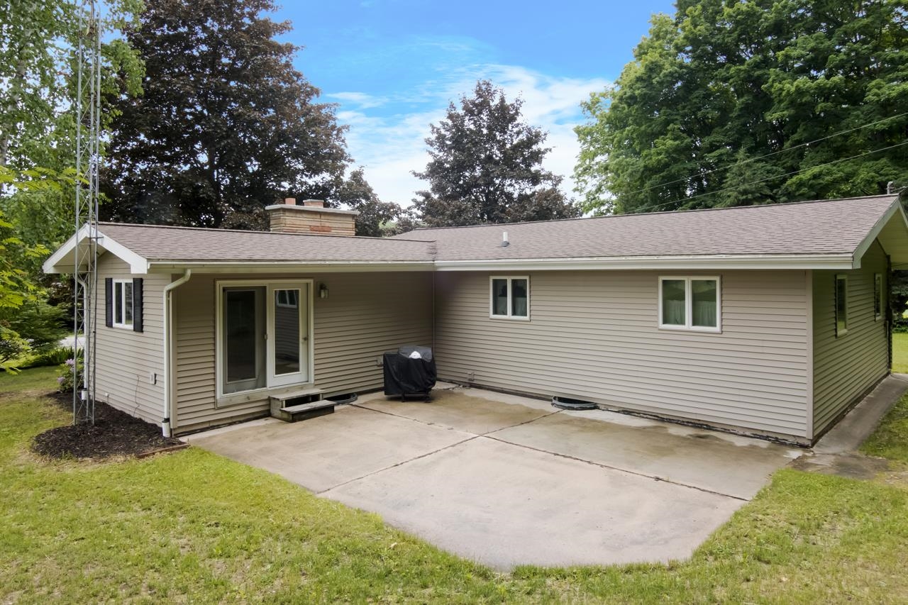 1551 North Macksey Road Suttons Bay, MI 49682 - Photo 7 of 34