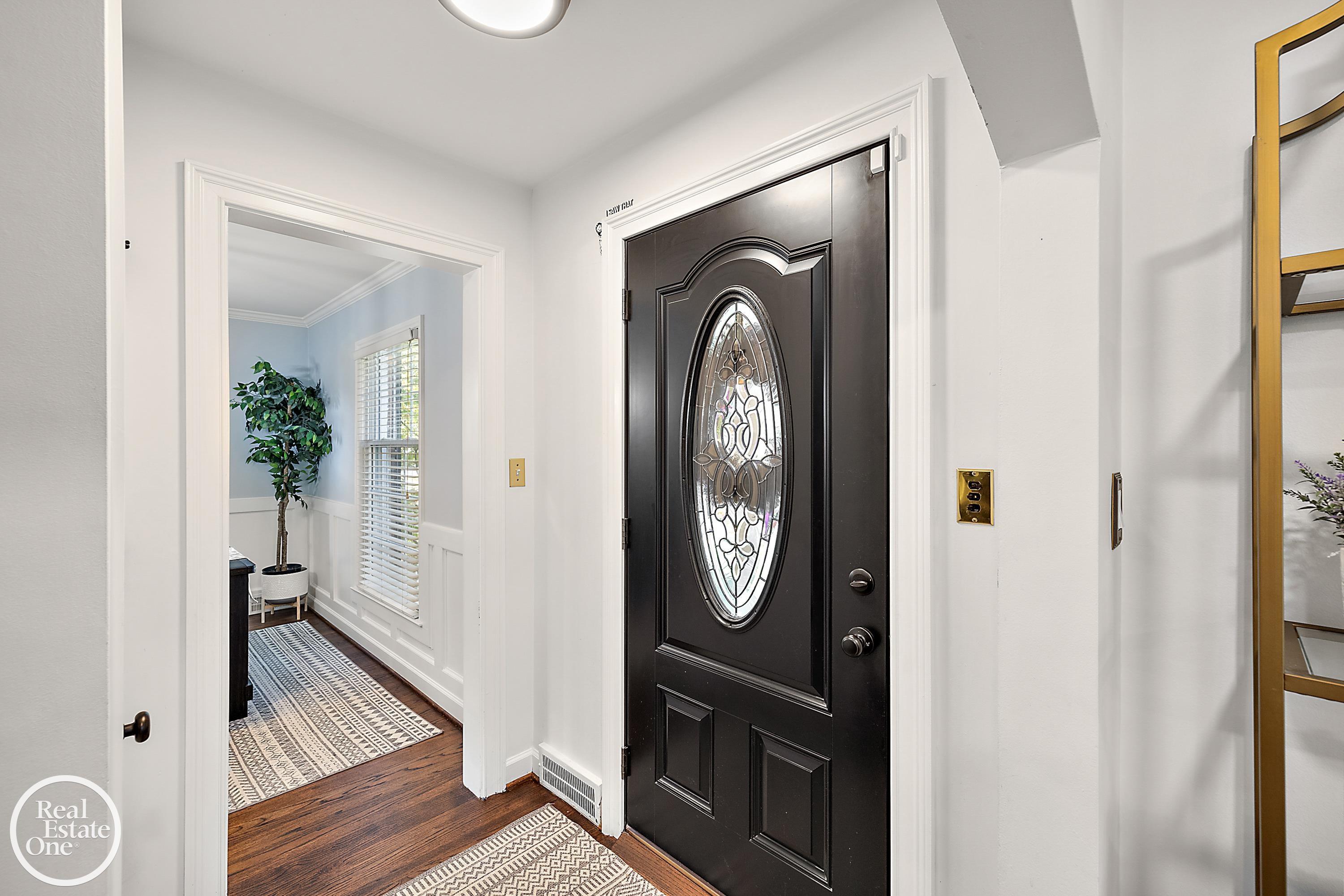 1183 Hawthorne Road Grosse Pointe, MI 48236 - Photo 6 of 48 50158747-d820fd7c-71c0-4411-93ed-35932a1fa8ad.JPG