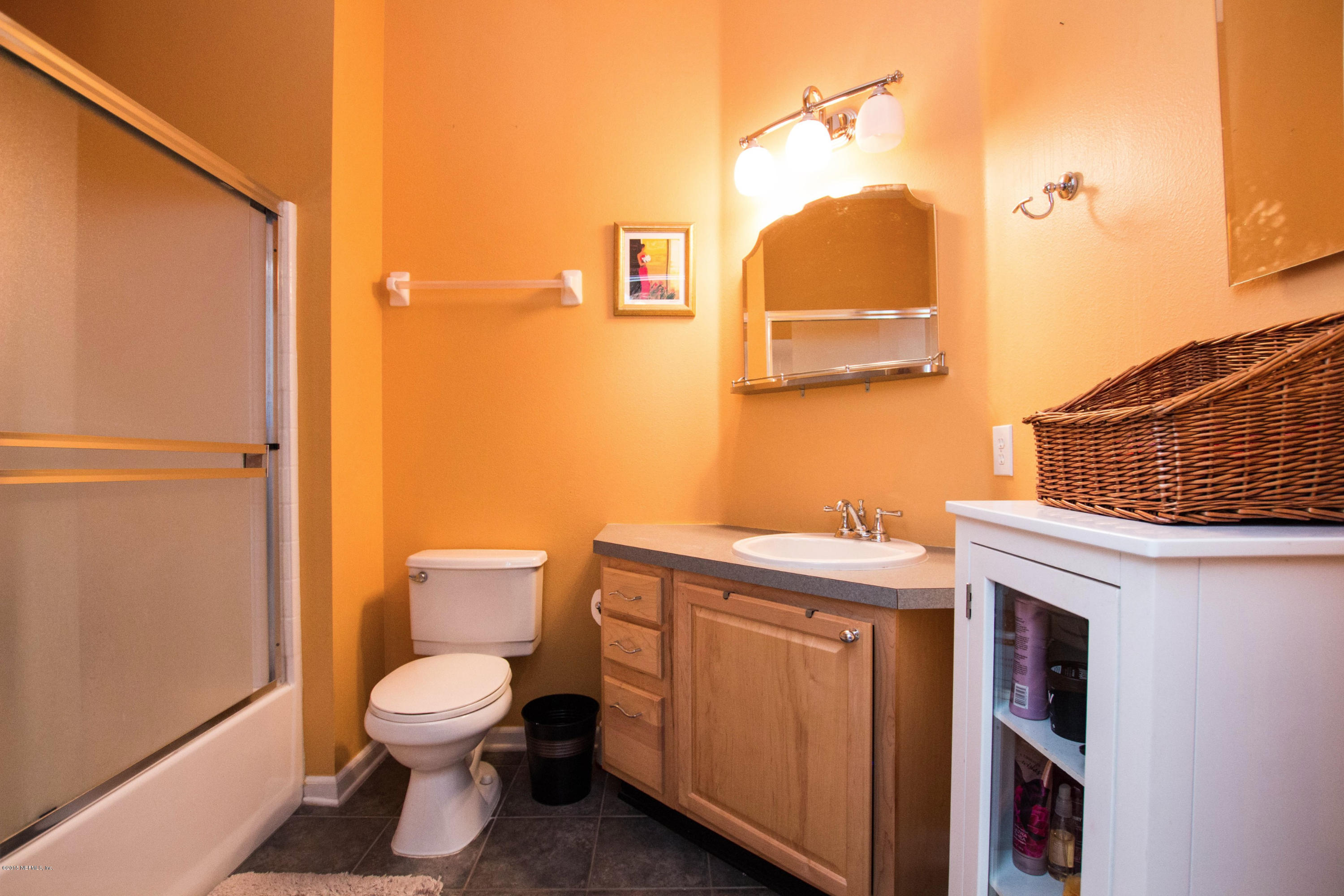 10550 Baymeadows Road, Unit 128 Jacksonville, FL 32256 - Photo 10 of 19 Master Bathroom