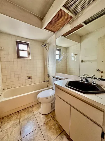 $325,000 | 2173 Cypress Point Drive North, Clearwater, FL 33763