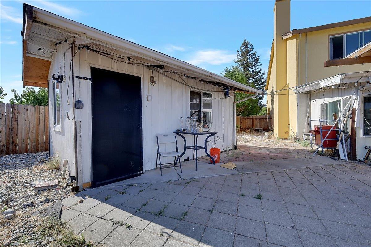 6024 Deepdale Way Elk Grove, CA 95758 - Photo 13 of 40