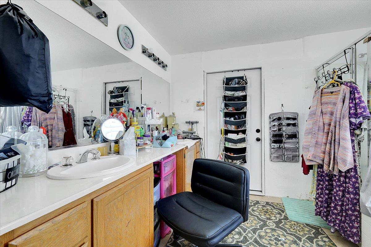 6024 Deepdale Way Elk Grove, CA 95758 - Photo 20 of 40