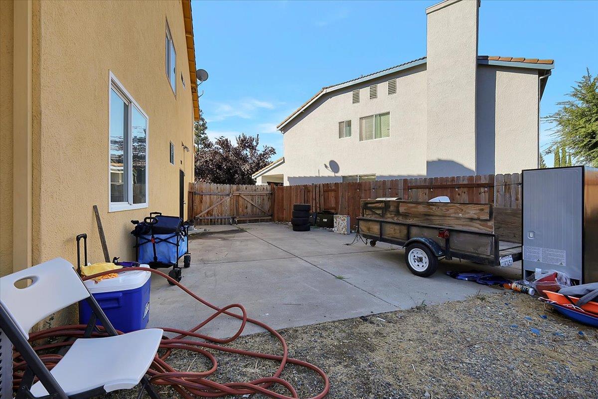 6024 Deepdale Way Elk Grove, CA 95758 - Photo 33 of 40