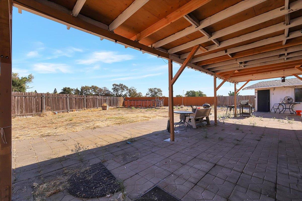 6024 Deepdale Way Elk Grove, CA 95758 - Photo 38 of 40