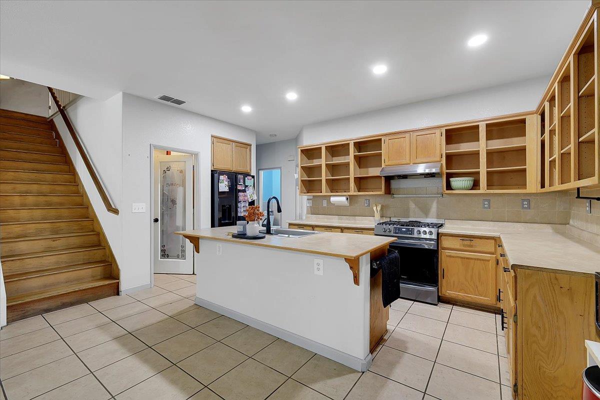 6024 Deepdale Way Elk Grove, CA 95758 - Photo 5 of 40