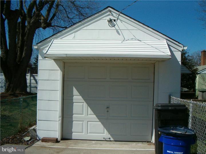 131 Newportville Road Croydon, PA 19021 - Photo 14 of 16 Garage