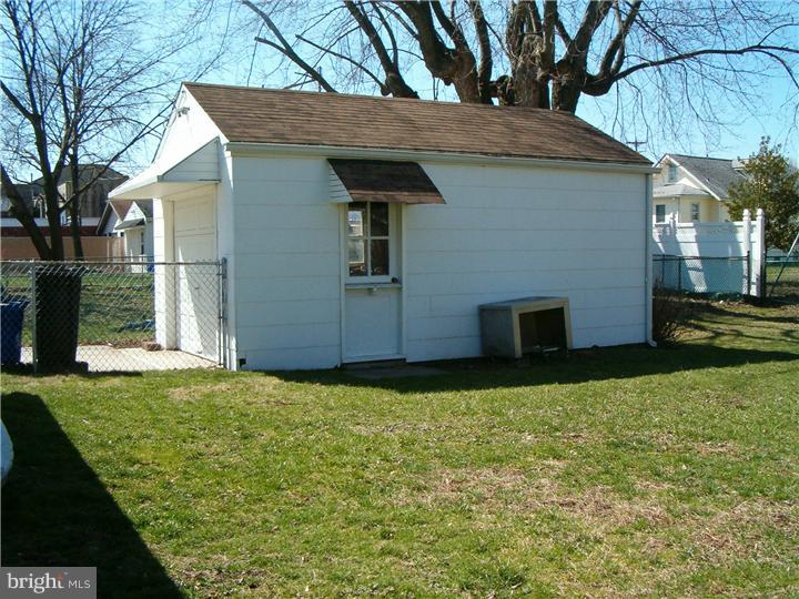 131 Newportville Road Croydon, PA 19021 - Photo 15 of 16 Garage