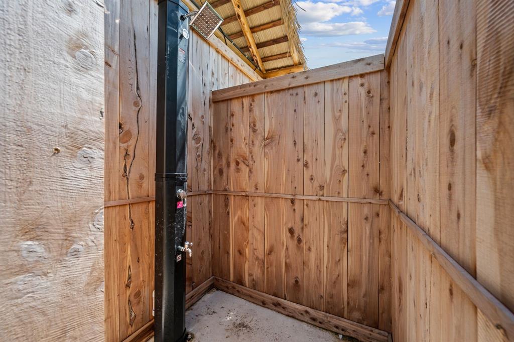 1216 W Road Waxahachie, TX 75165 - Photo 27 of 40 a view of a small space