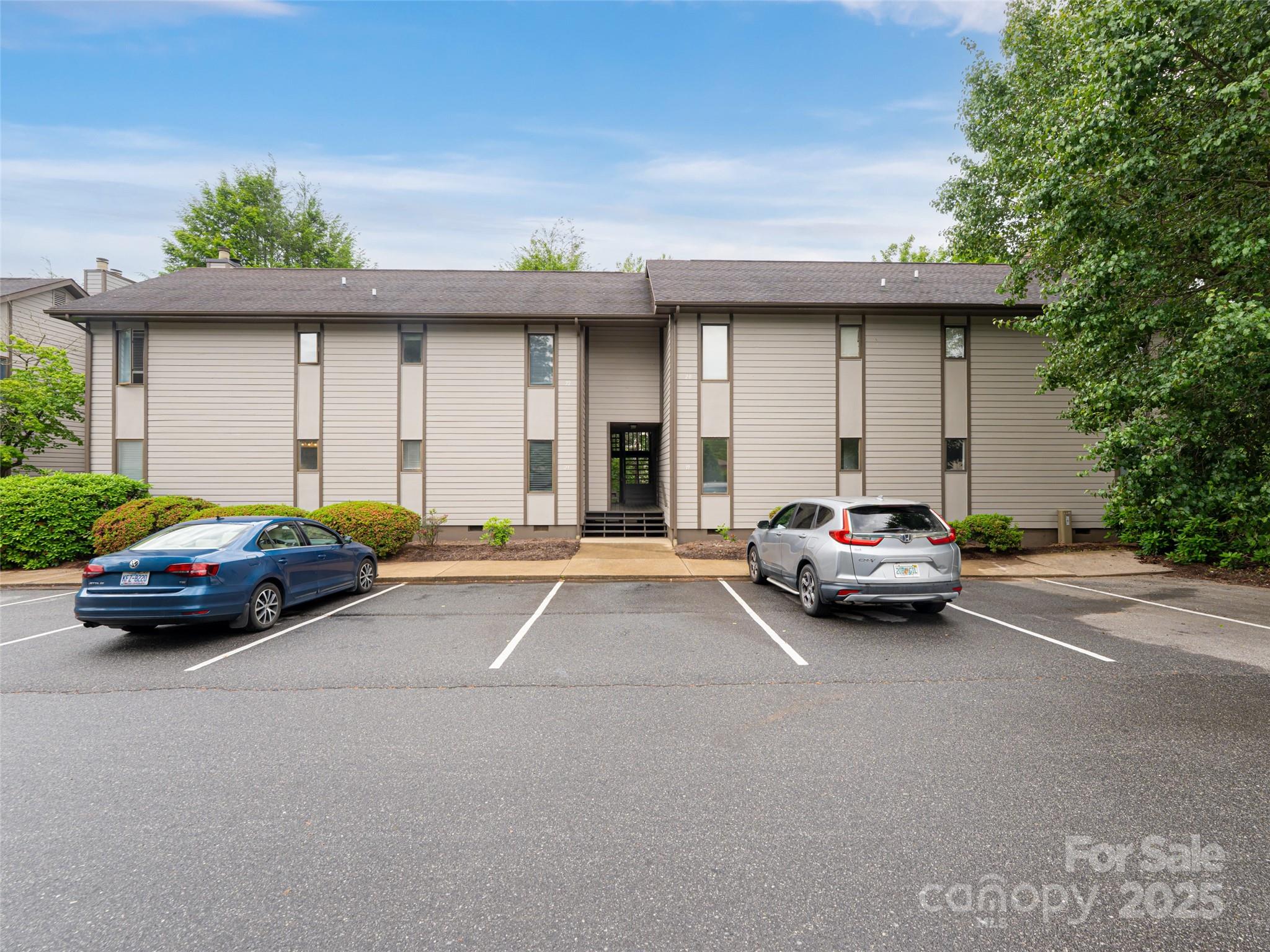201 Racquet Club Road, Unit 21 Asheville, NC 28803 - Photo 2 of 33 Gallery Image 2