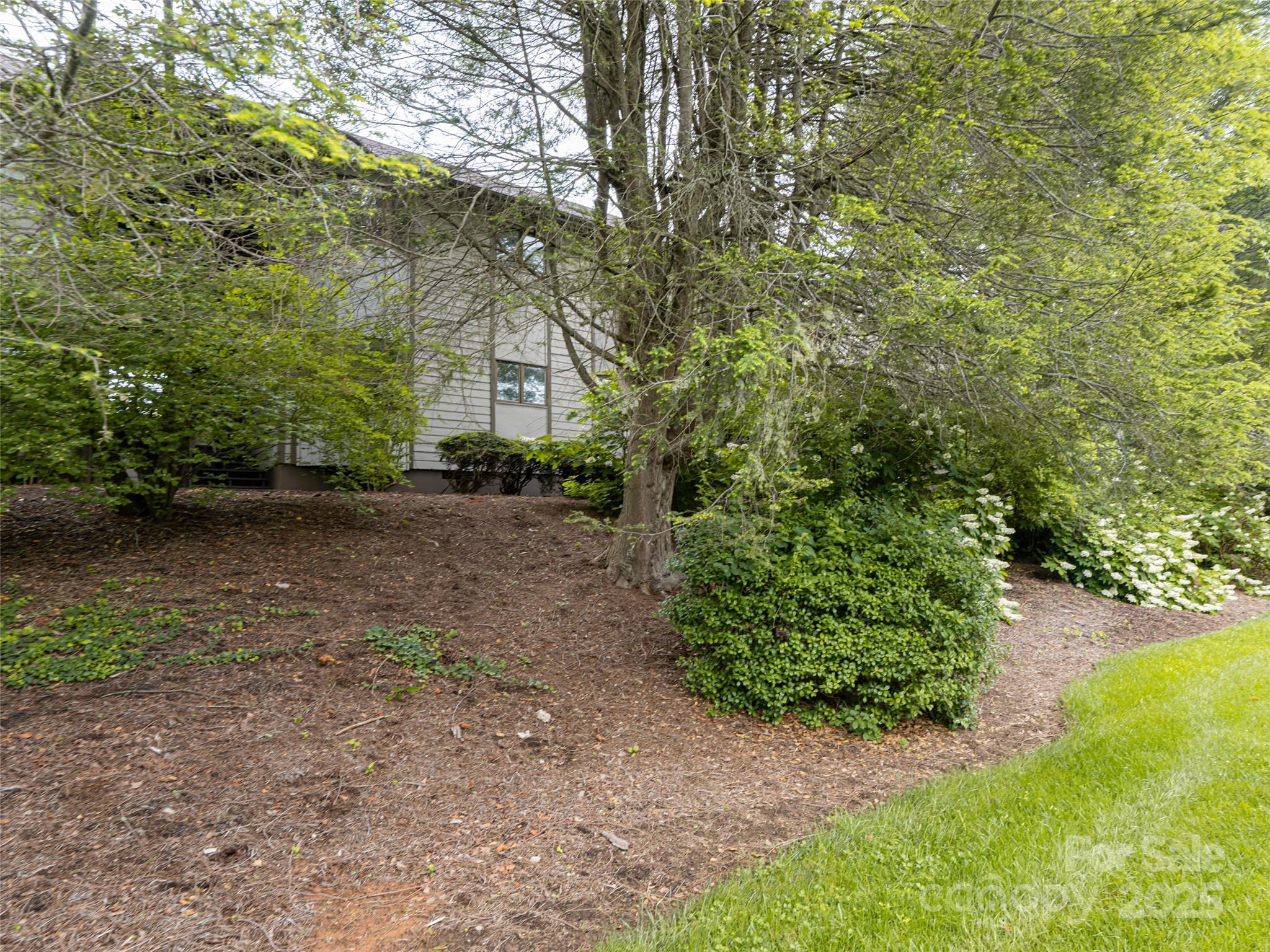 201 Racquet Club Road, Unit 21 Asheville, NC 28803 - Photo 28 of 33 Gallery Image 28