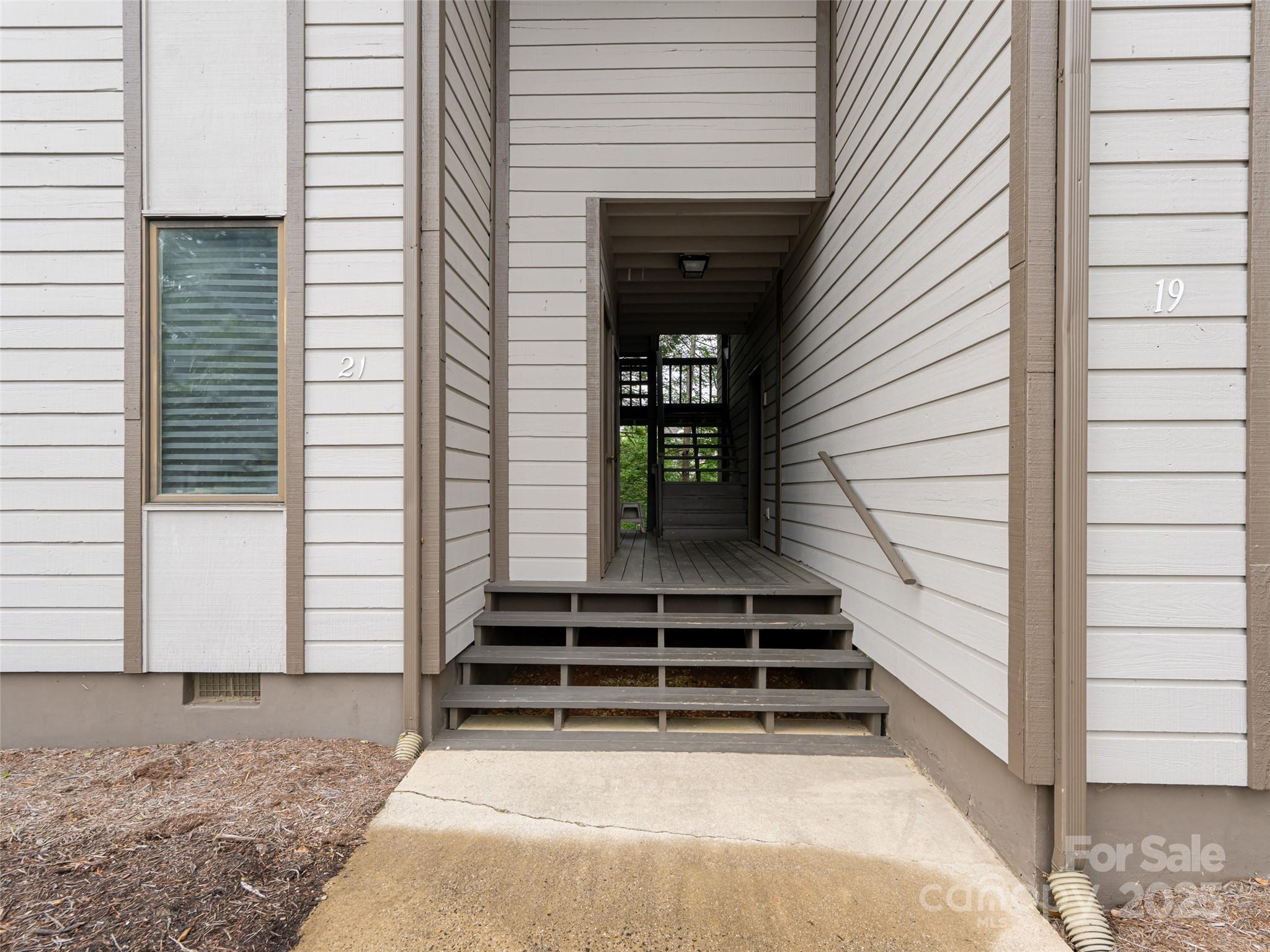 201 Racquet Club Road, Unit 21 Asheville, NC 28803 - Photo 4 of 33 Gallery Image 4