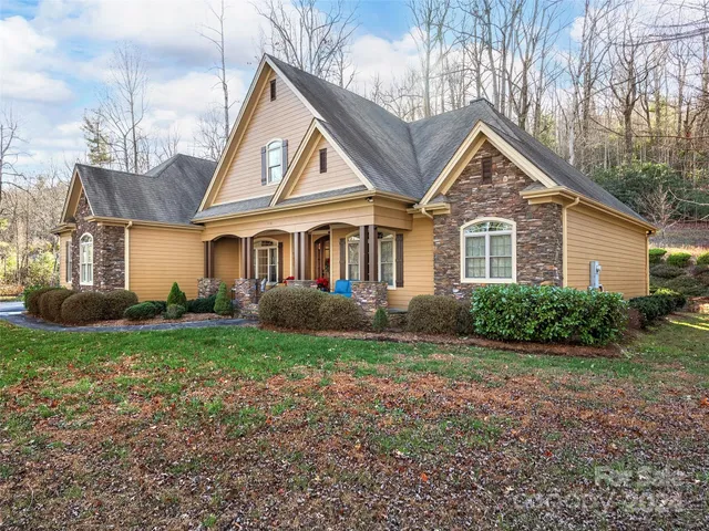 $865,000 | 318 Freedom Trail Court, Zirconia, NC 28790