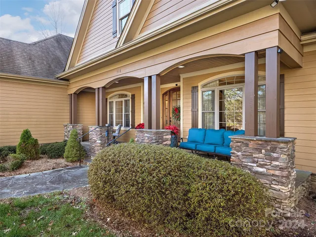 $865,000 | 318 Freedom Trail Court, Zirconia, NC 28790