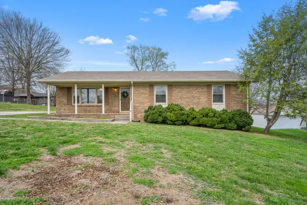 $299,900 | 210 Lee Avenue, Woodbury, TN 37190