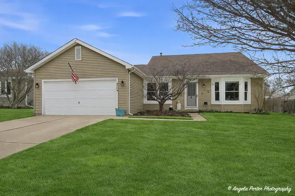$300,000 | 4704 Hartland Trail, McHenry, IL 60050