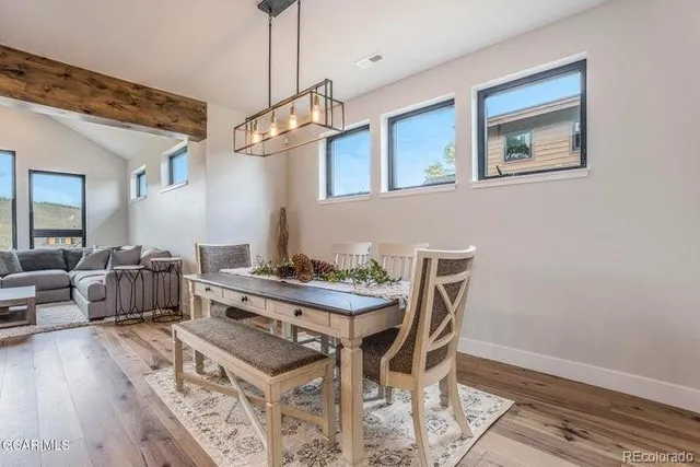 a view of a livingroom and dining room