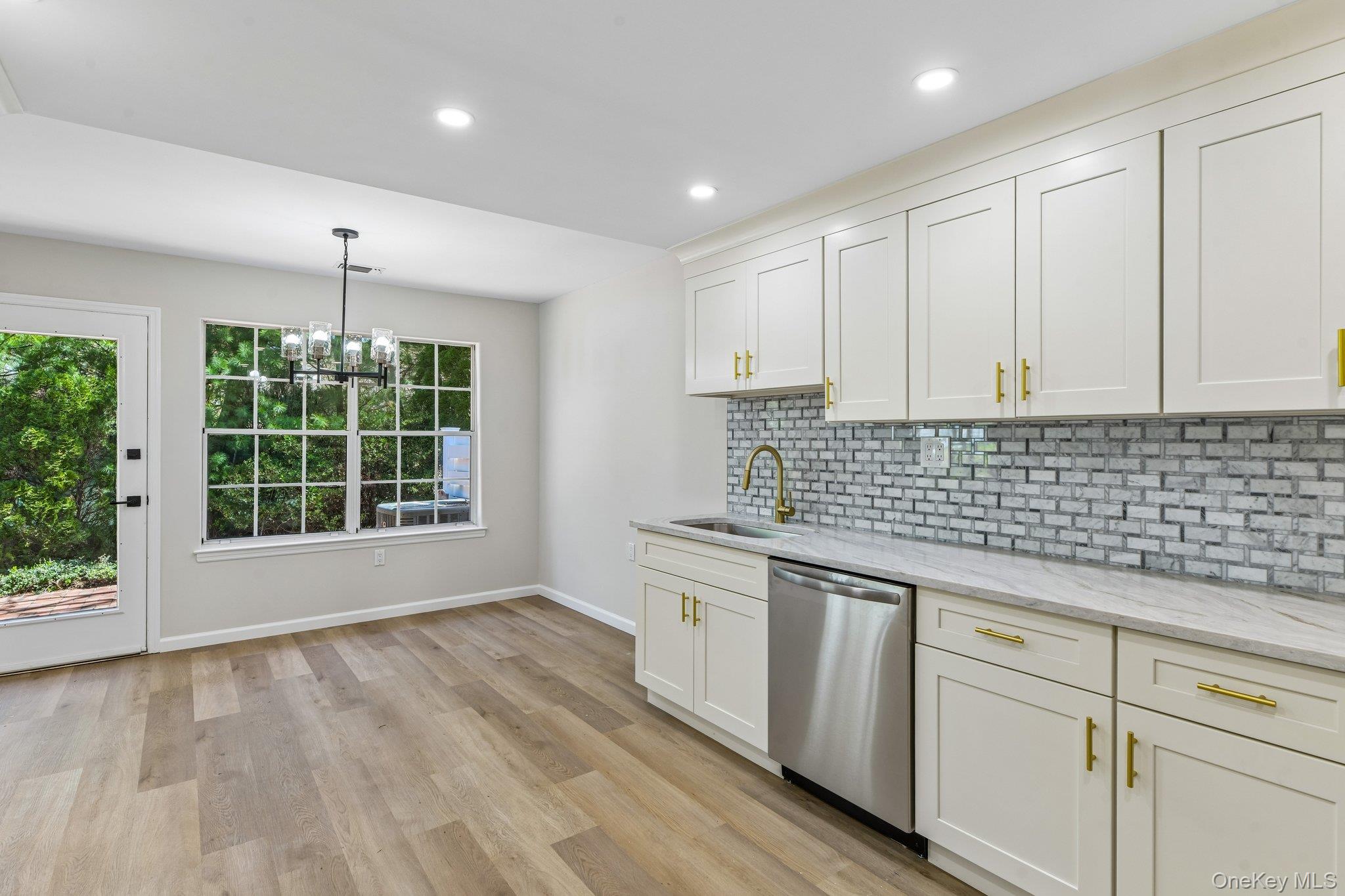 289 Glen Drive Ridge, NY 11961 - Photo 17 of 36