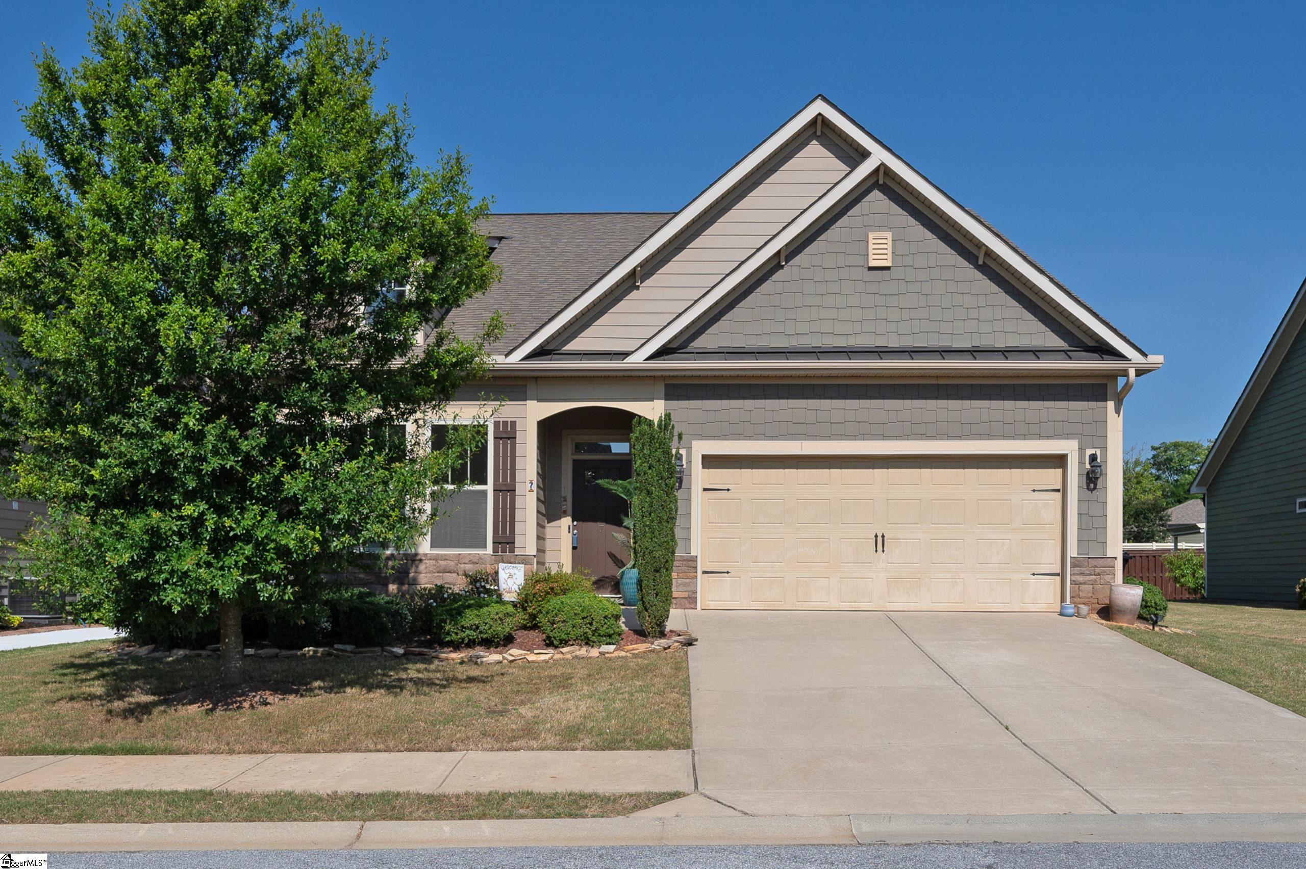 7 Common Oaks Court Simpsonville, SC 29681 - Photo 2 of 39