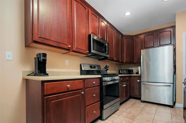 $549,900 | 6 Webster Court, Monroe, NY 10950