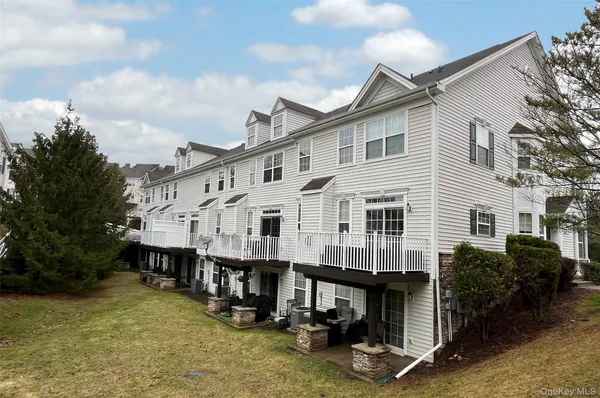 $549,900 | 6 Webster Court, Monroe, NY 10950