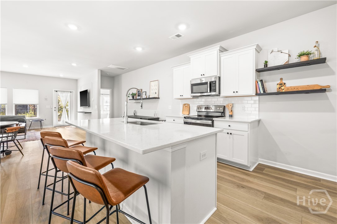 119 Holloway Hill Pooler, GA 31322 - Photo 18 of 59 Light and airy kitchen