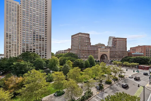 $1,998,000 | 110 Broad Street, Unit 602, Boston, MA 02110