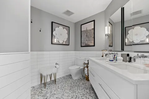 $1,998,000 | 110 Broad Street, Unit 602, Boston, MA 02110